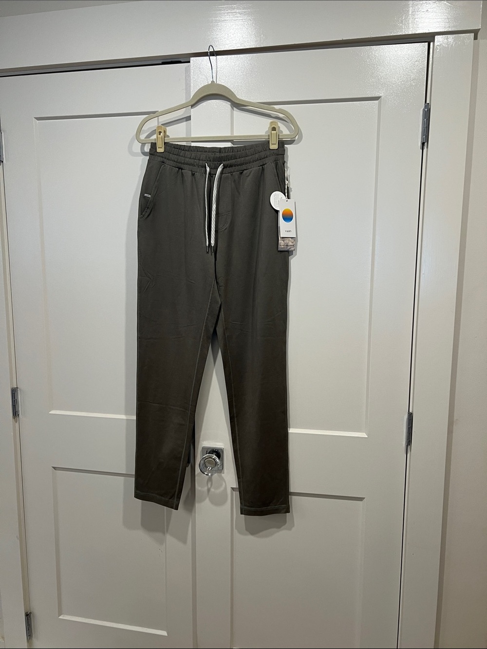 Vuori Olive Green Drawstring Joggers